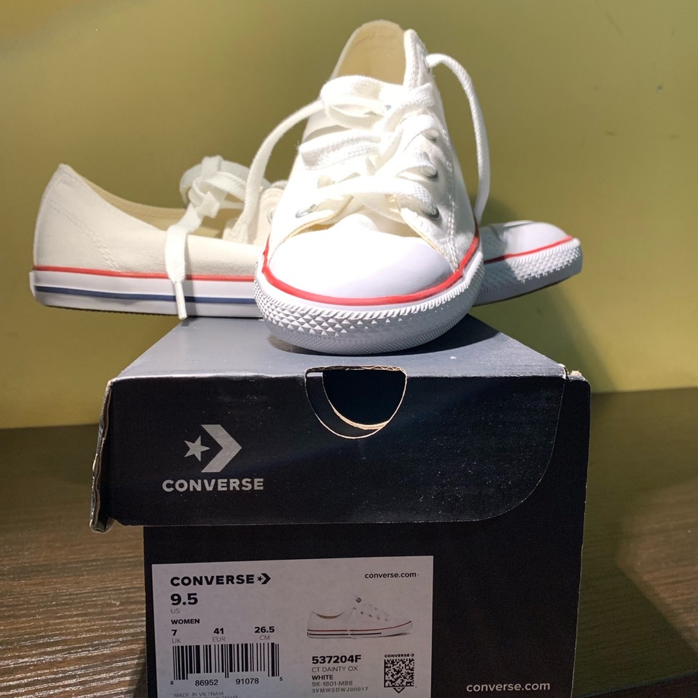 White Converse 9.5